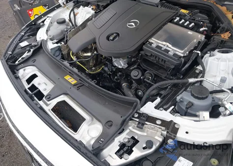 2025 Mercedes-Benz E 350 z USA, uszkodzony, nr VIN W1KLF4HB5SA135695